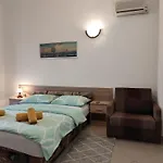 Superior, Vorgesetzter Tera With 3 And 2 Bathrooms, Sea View 100-150m To Apartment