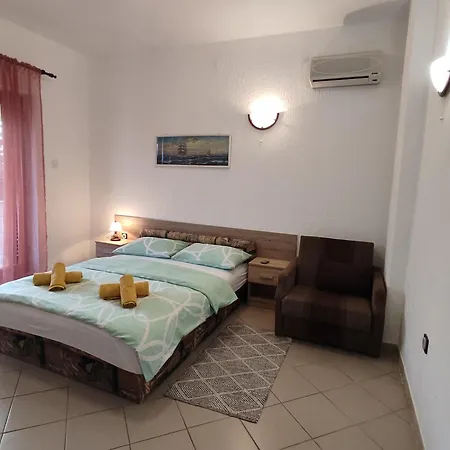 Superior, Vorgesetzter Tera With 3 And 2 Bathrooms, Sea View 100-150m To *