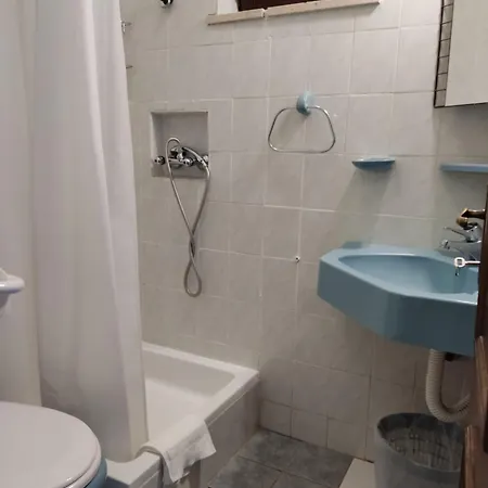 Superior, Vorgesetzter Tera 2 Bathrooms, Sea View 100-150m To Beach Apartment Dramalj