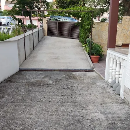 Superior, Vorgesetzter Tera 2 Bathrooms, Sea View 100-150m To Beach Apartment Dramalj