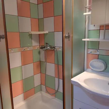 Superior, Vorgesetzter Tera 2 Bathrooms, Sea View 100-150m To Beach Apartment Dramalj